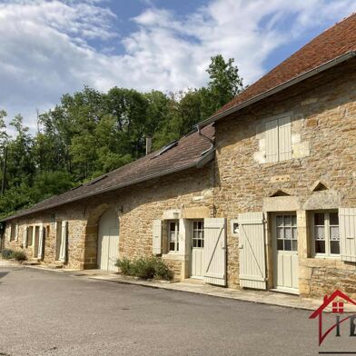 Maison 17 pièces 468000 €