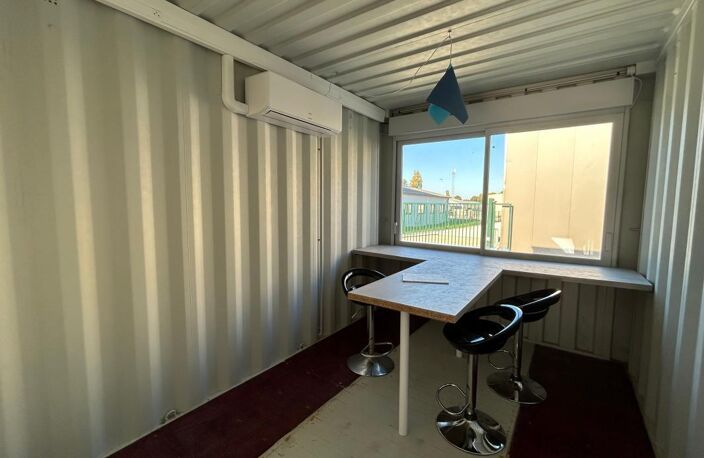 Local professionnel de 57 m² à 350 m² à louer — photo 5