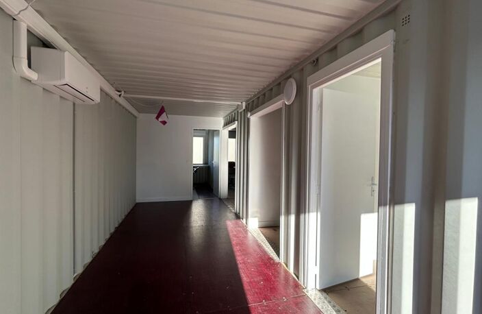 Local professionnel de 57 m² à 350 m² à louer — photo 5