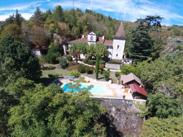 Propriete à vendre 12 pièces CAHORS (46) — photo du bien