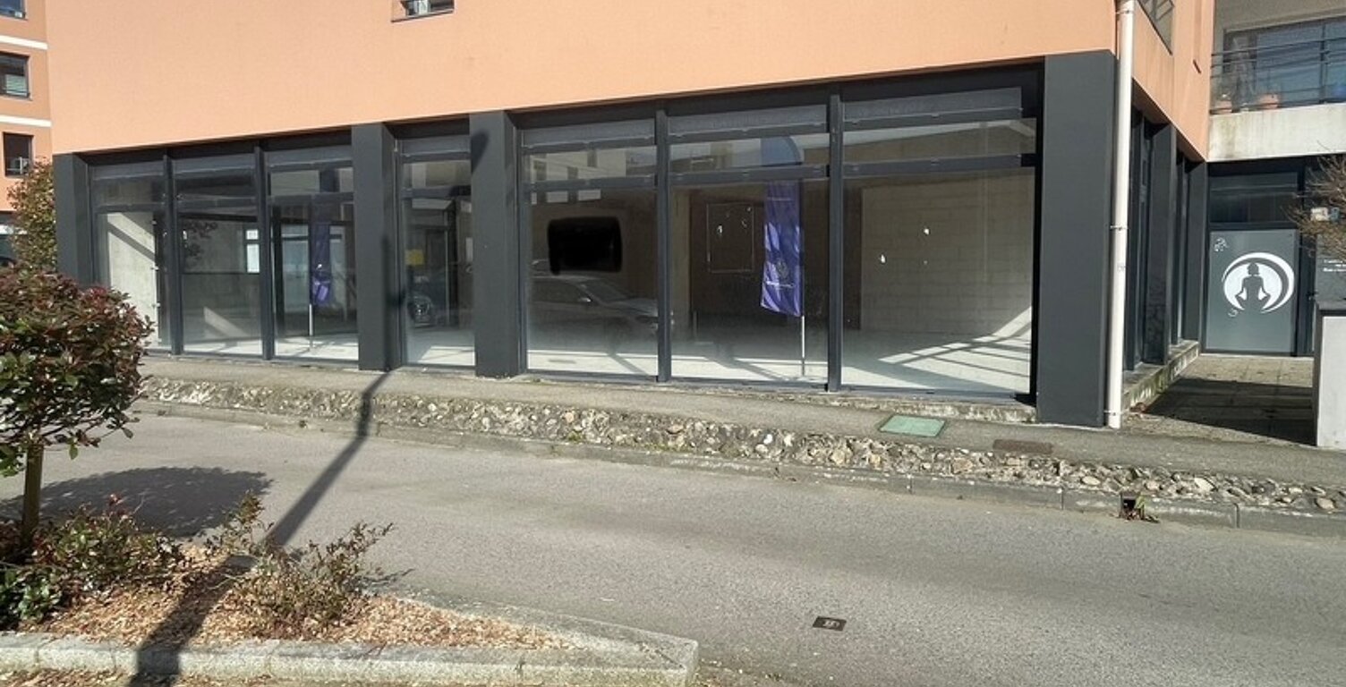 Local de 170 m² LOUDEAC (22) — photo 1