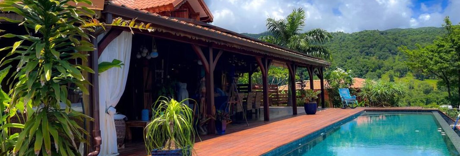 Maison 6 Pièces 185 m² à vendre à Pointe-Noire (97116)