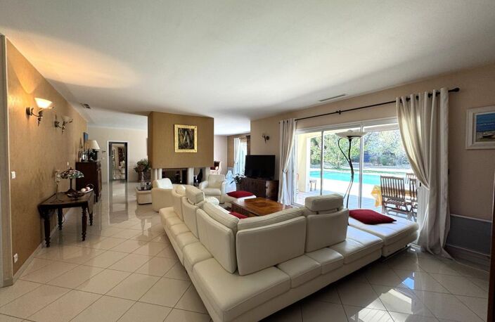 Propriété 179m² avec piscine - 23000m² de terrain — photo 2