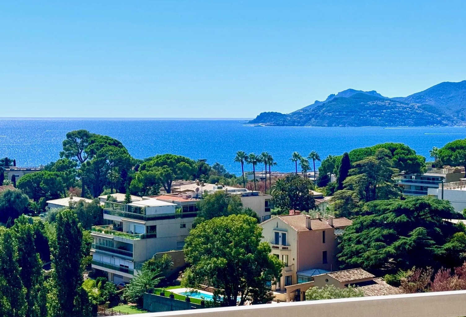 Cannes  Beau 3 pièces vue mer panoramique — photo 1