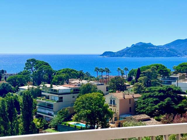 Cannes  Beau 3 pièces vue mer panoramique — photo du bien