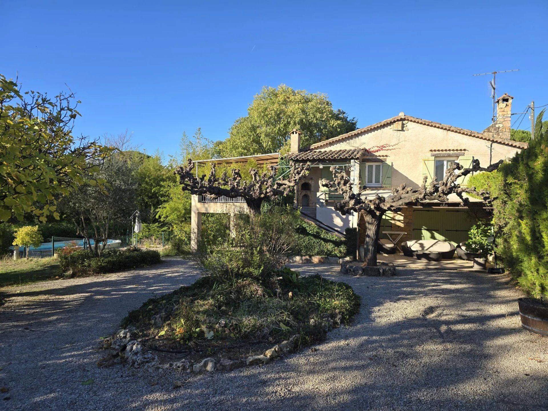 Villa / Maison  T6 à vendre Saint-Antonin-du-Var 83510