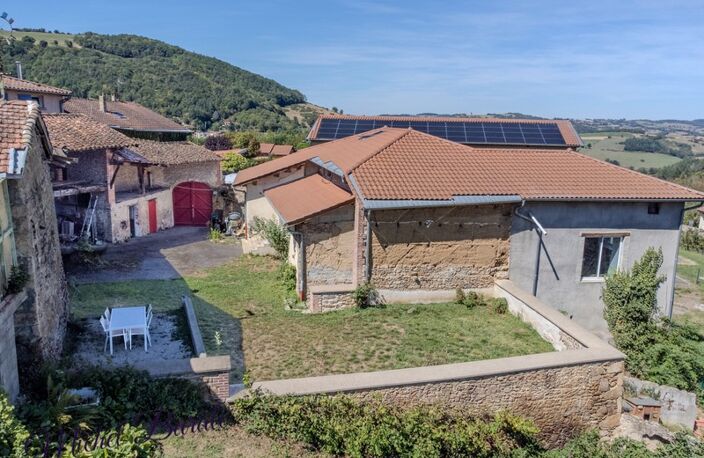 Ferme rénovée 205 m² – 6 chambres – terrain 16 000 m² – géothermie – vue – Montromant (69) — photo 2