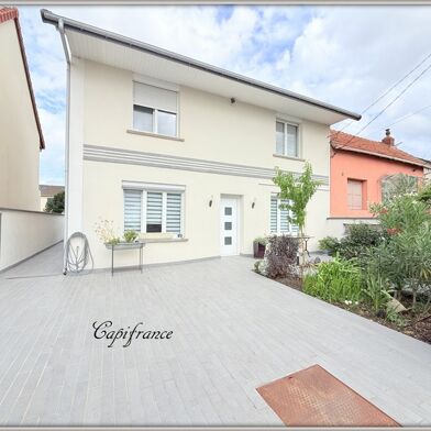 Maison 6 pièces 395000 €