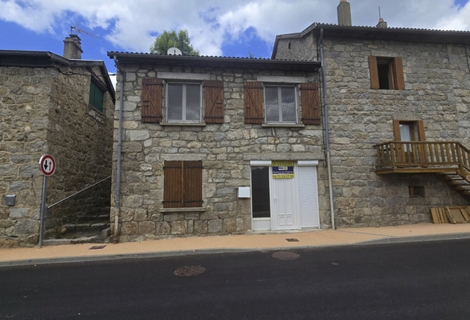 Charmante petite maison en pierresà SAINT JULIEN D'INTRES en Ardèche — photo 1
