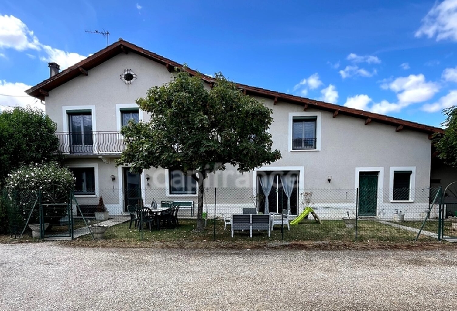 Maison de ville des années 70, 5 pièces, proche du centre ville de CONDOM (32) avec jardin, piscine et dépendances — photo 1