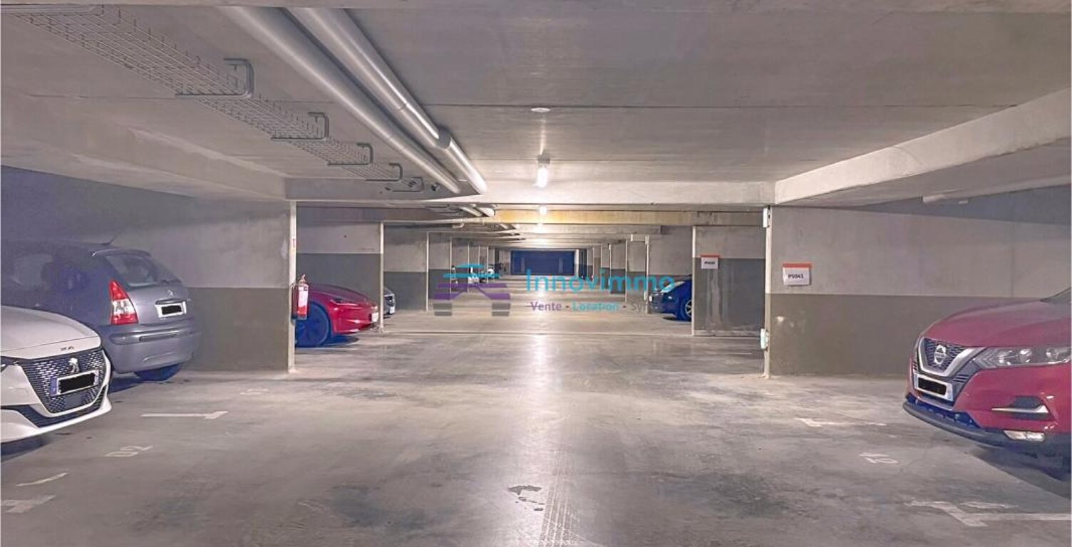 Parking — photo 1