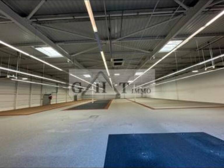 Local commercial 1615m2 a louer Ballainvilliers — photo 1