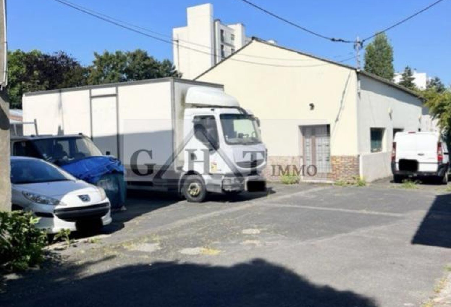 À louer – Local commercial 180 m² — photo 1