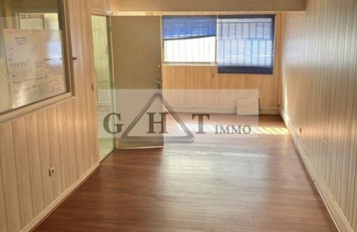 À louer – Local commercial 180 m² — photo 3