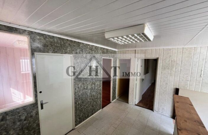 À louer – Local commercial 180 m² — photo 4