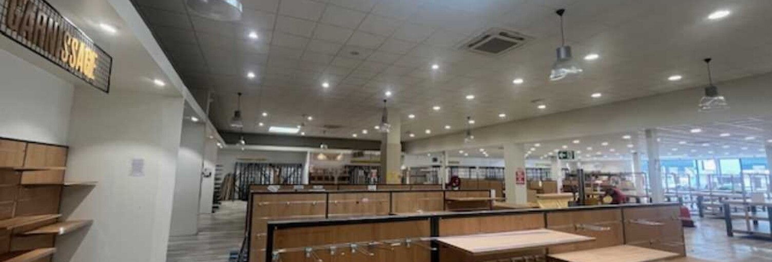 Commerce  1492 m² à louer à Gouesnou (29850)