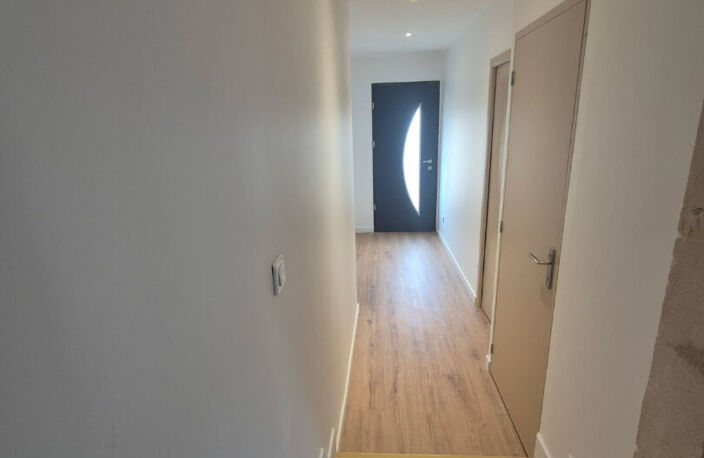 Maison à vendre à  Génissac - 3 pièces, 2 chambres avec sde privatives — photo 3