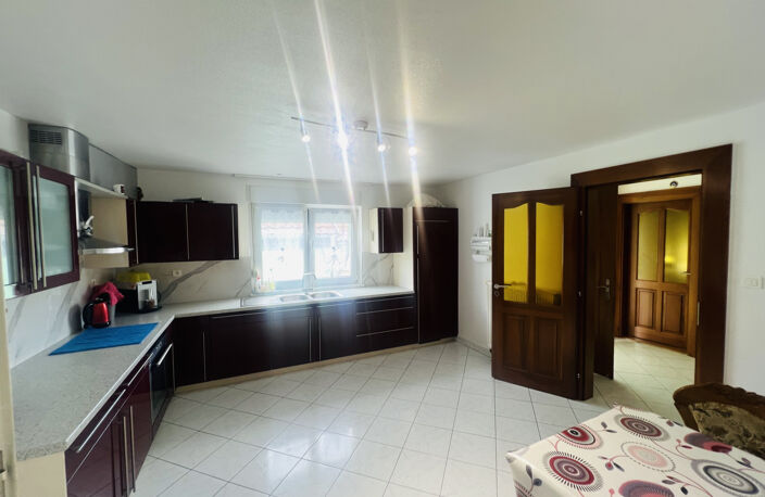À Oberdorf, Appartement  F4 avec 3 chambres et un séjour , — photo 5
