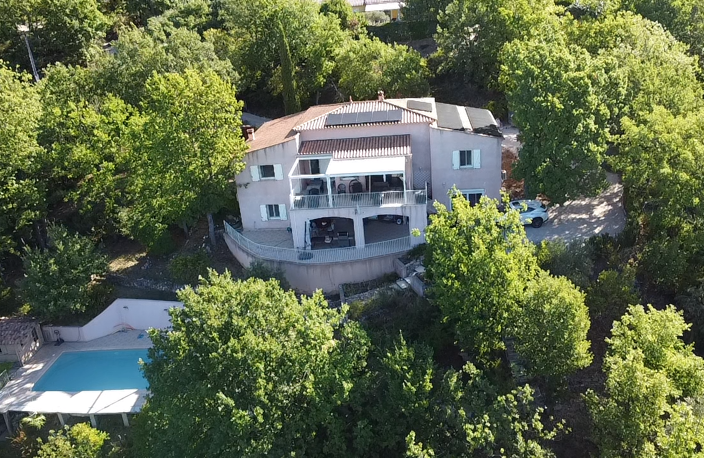 VILLA DEXCEPTION 320M2 AVEC UNE VUE PANORAMIQUE panneaux sol — photo 3