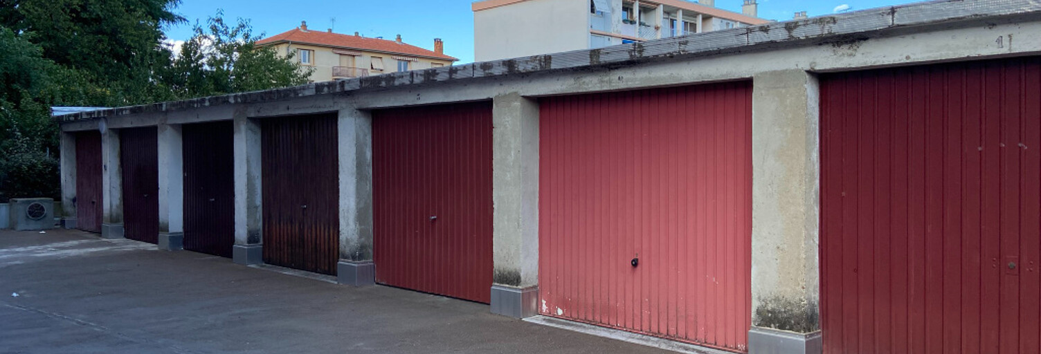 Garage  12 m² à louer à Oullins-Pierre-Bénite (69600)