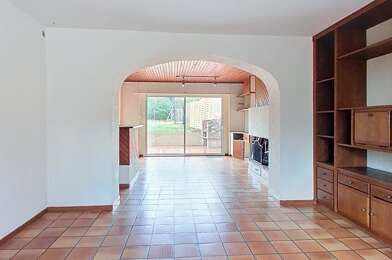 Maison 6 pièces 890 €