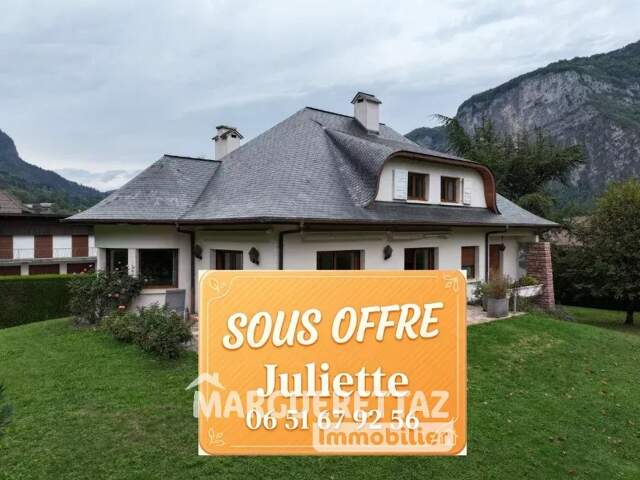 Villa de 320m² sur 1923m² de terrain - MAGLAND — photo du bien
