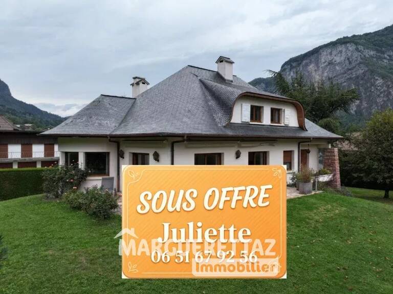 Villa de 320m² sur 1923m² de terrain - MAGLAND — photo 1