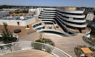 Bureau  1003 m² à louer à Angers (49100)