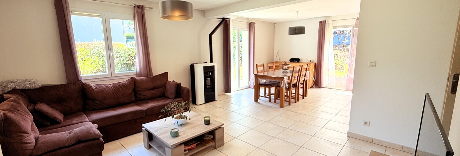 Maison   m² à vendre à Saint-Jeoire-Prieuré (73190)