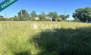 Terrain  1623 m² à vendre à Saint-Martin-de-Saint-Maixent (79400)