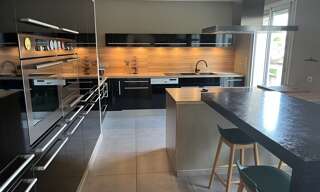 Maison 9 Pièces 225 m² à vendre à Frans (01480)