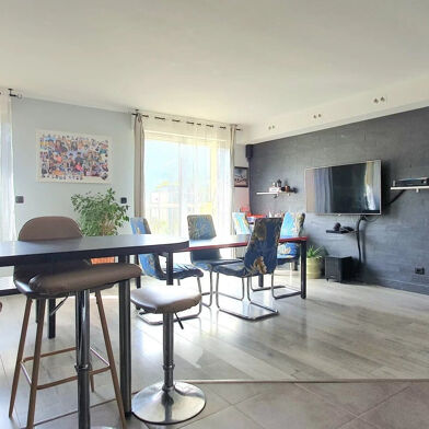 Appartement 5 pièces 214000 €