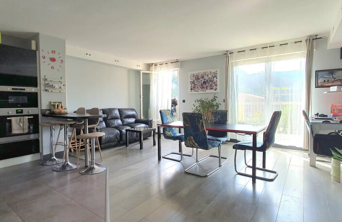 À Vendre   Appartement 5 Pièces 100 m2 avec Garage et Cave — photo 4
