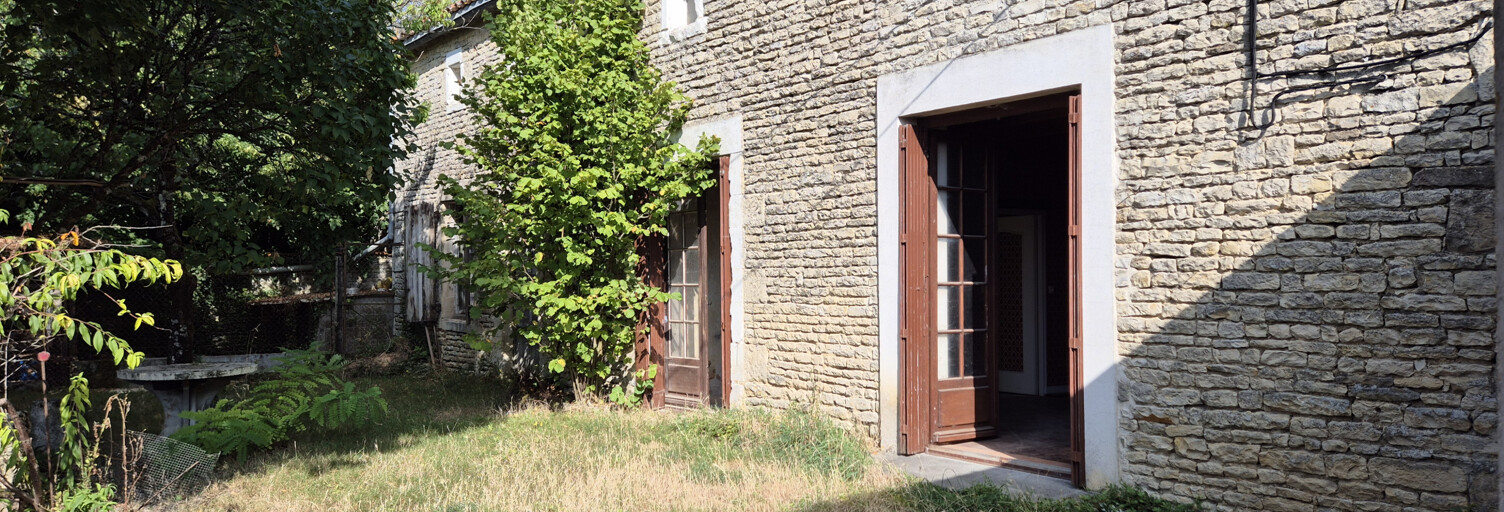 Maison 5 Pièces 141 m² à vendre à Longré (16240)