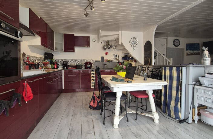 Maison rénovée en pierre 5 pièces 114 m2 — photo 3