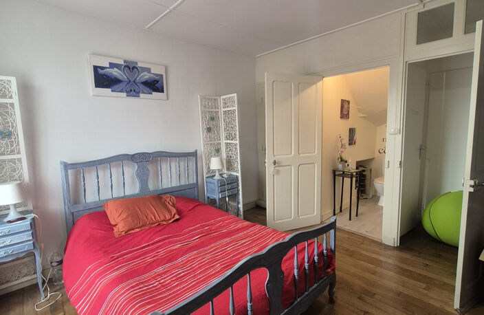 Maison rénovée en pierre 5 pièces 114 m2 — photo 4