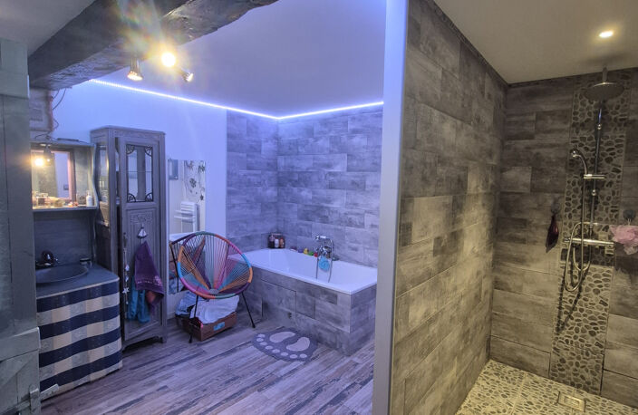 Maison rénovée en pierre 5 pièces 114 m2 — photo 5