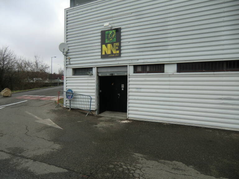 Local commercial — photo 1
