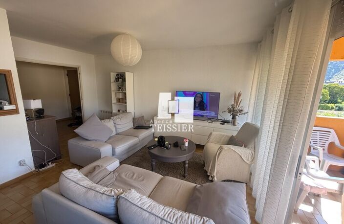 T3 — photo 3