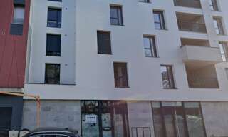 Commerce  81 m² à louer à Décines-Charpieu (69150)