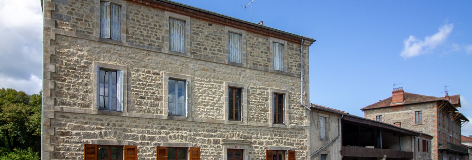 Maison 10 Pièces 260 m² à vendre à Vertolaye (63480)