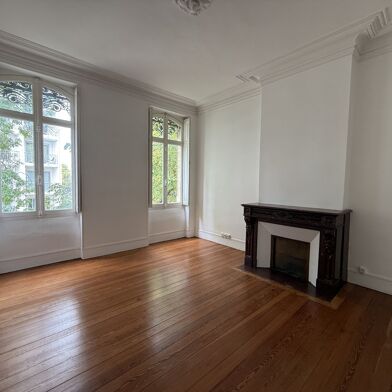 Appartement 4 pièces 1400 €