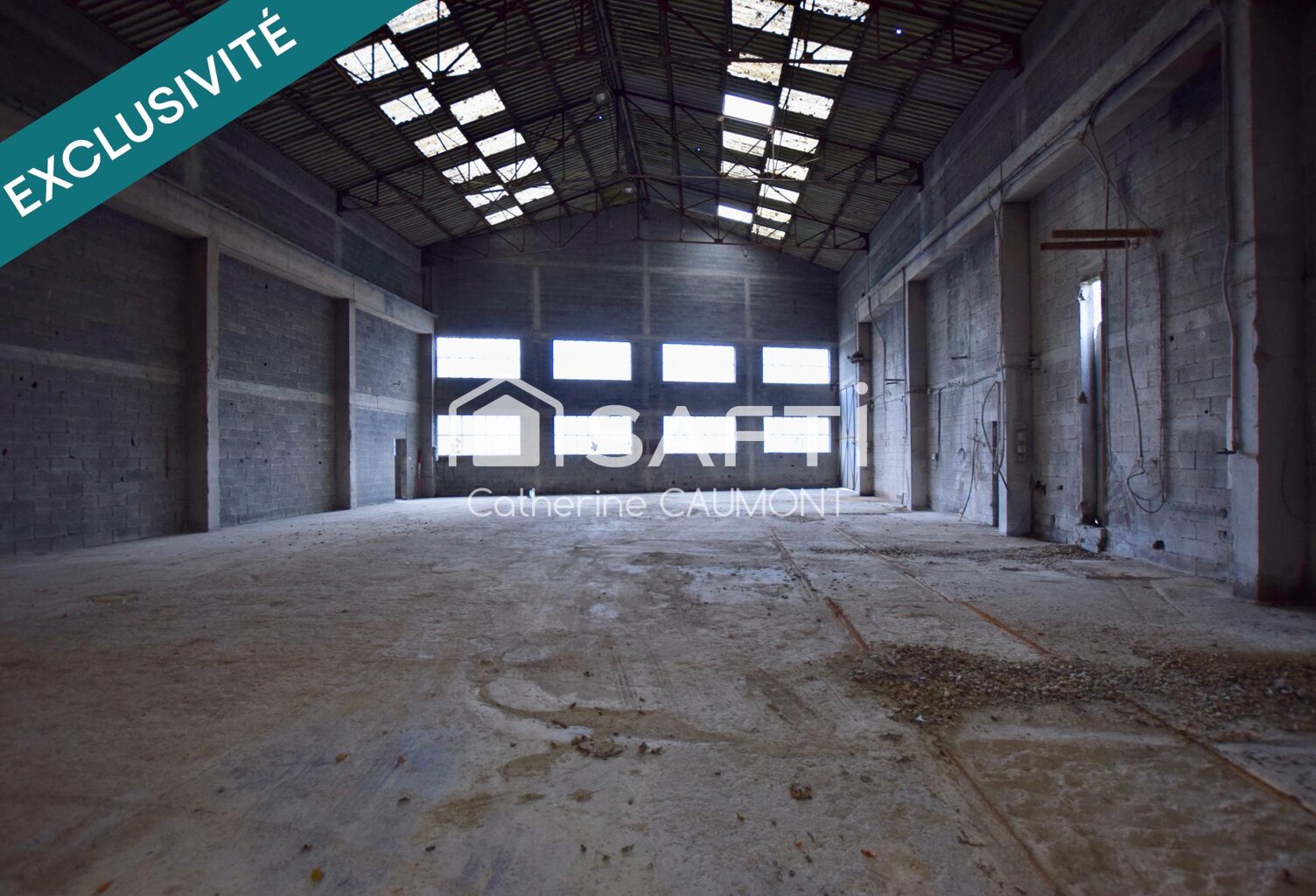Ensemble de locaux industriels — photo 1