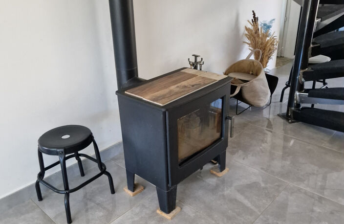 Villa récente. La Bastide des Jourdans — photo 4