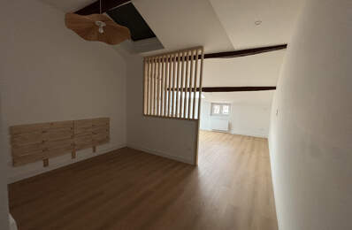 STUDIO DE 24M2 CLIMATISÉ SITUE AU 3EME ETAGE DANS LE CENTRE DE CASTELNAUDARY — photo du bien