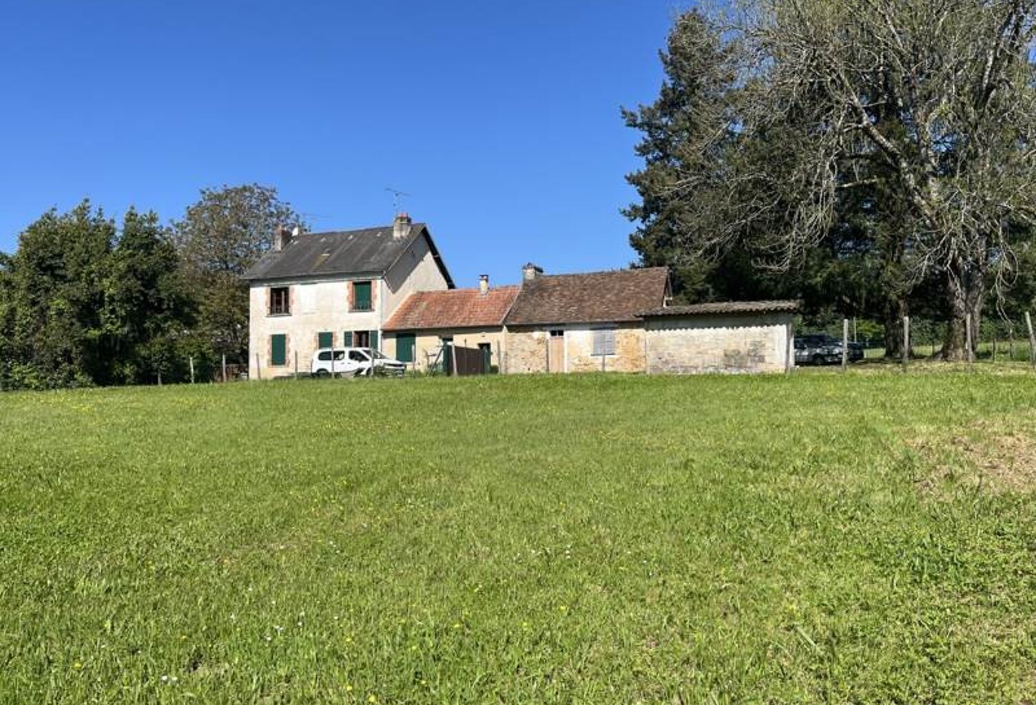 Vente maison 7 pièces 189 m² Saint-Yrieix-la-Perche (87500) — photo 1