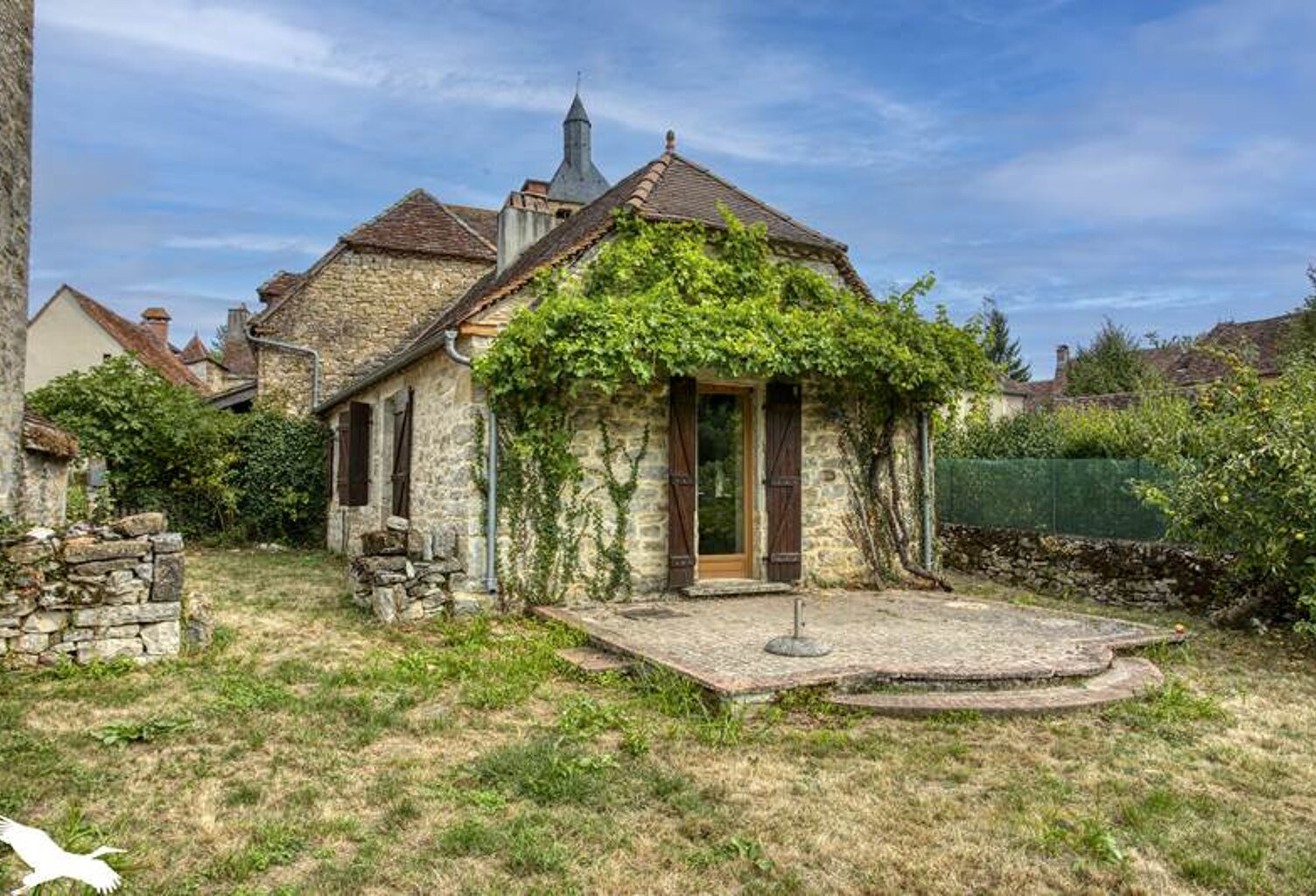 Maison en pierre de 3 pièces principales — photo 1