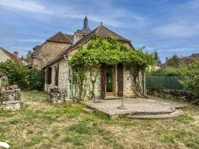 Maison en pierre de 3 pièces principales — photo du bien