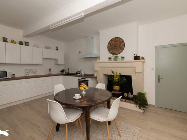 Maison en pierre de 5 pièces principales — photo du bien