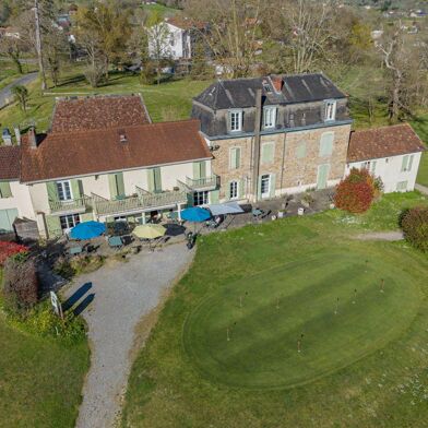 Commerce  940000 €